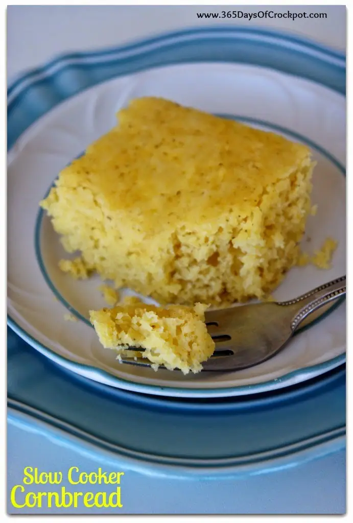 How to Make Cornbread in the Slow Cooker #crockpot