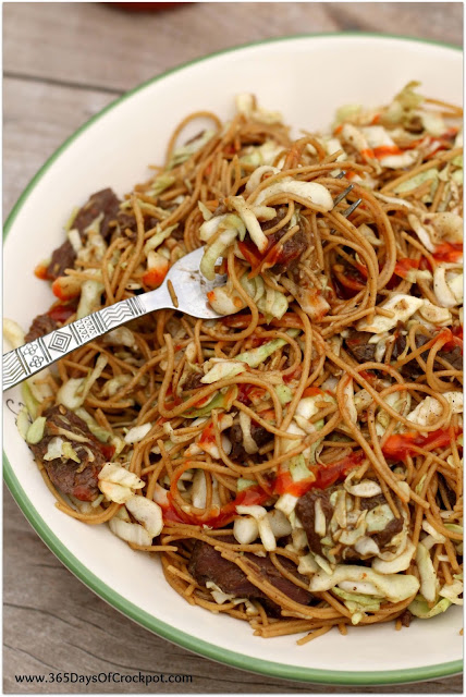 Slow Cooker Peppery Beef Noodles with spicy Sriracha and crisp cabbage. This is an easy to make recipe in the slow cooker.