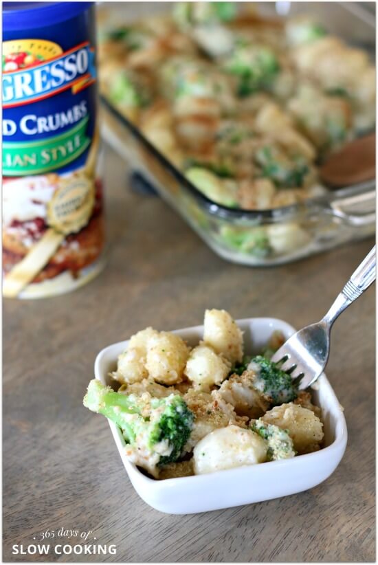 Dumpling-like gnocchi enveloped in a homemade creamy pepper jack cheese sauce with bright green and only slightly cooked broccoli and topped with toasted breadcrumbs is what I call the ultimate comfort food. And the good thing is that this recipe can be whipped up in less than 30 minutes.