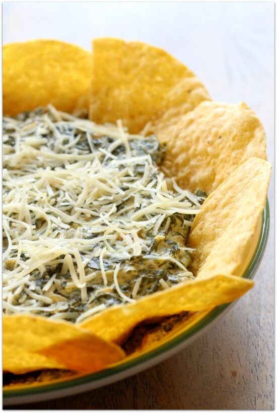 Easy Crockpot Recipe for Spinach Dip--cheesy and creamy