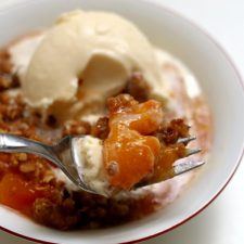 Slow Cooker Peach Crisp