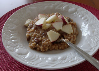 March Madness Day 8:  Apple Cinnamon Oatmeal