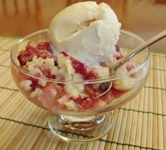Slow Cooker Strawberry Rhubarb Cobbler