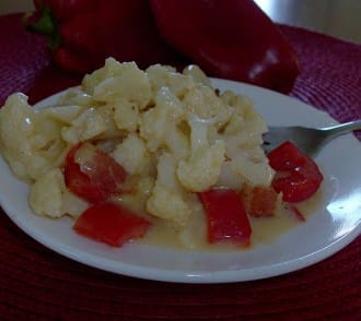 Slow Cooker Cheesy Cauliflower and Peppers
