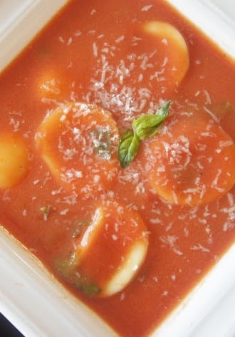 Recipe for Slow Cooker Easy Creamy Low-Fat Tomato Basil Soup