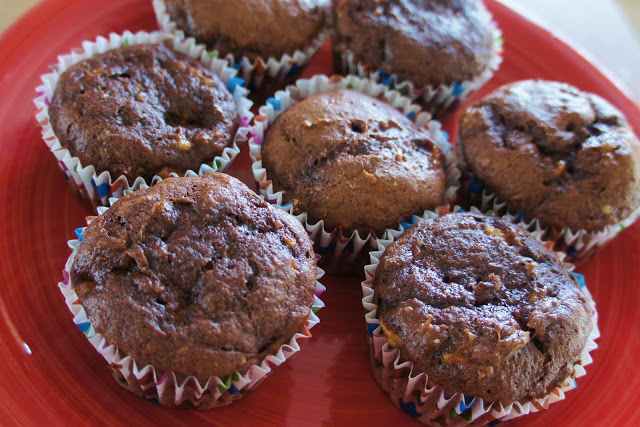 Recipe for Slow Cooker Fudgy Banana Cake and Muffins #slowcooker #dessert #crockpot #chocolate