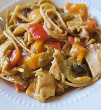 Recipe for Mushroom and Bell Pepper Chicken with Linguine in the Slow Cooker