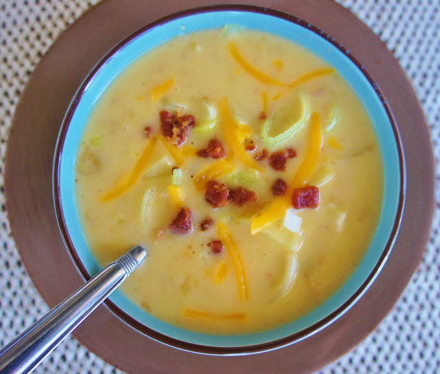 Recipe for slow cooker cheesy potato and leek soup