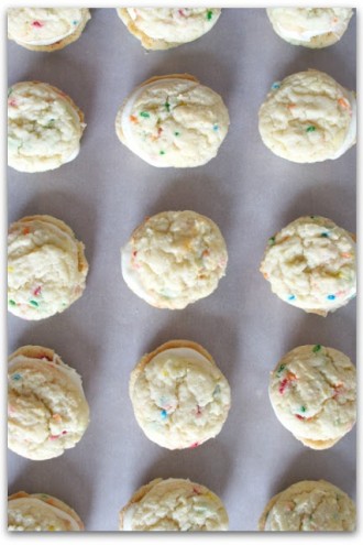 Funfetti Cake Mix Cookies (only 4 ingredients)