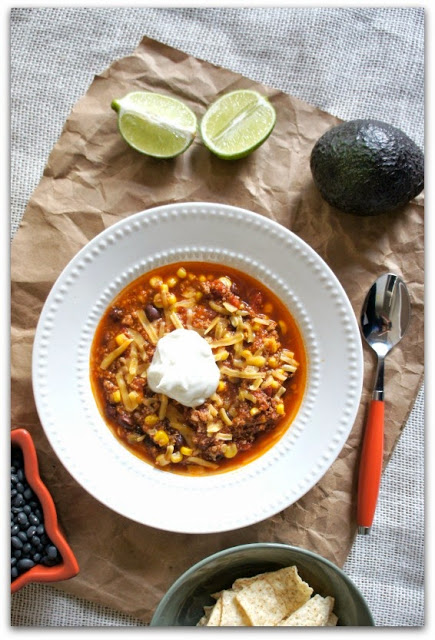 Crock pot recipe for easy taco soup. This is so easy to throw in the crockpot and everybody loves it! #soup #slowcooker #crockpot 