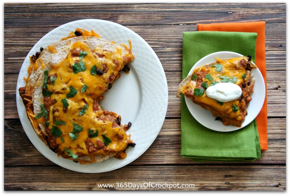 Recipe for Slow Cooker Mexican Tortilla Pie #meatlessmonday #slowcookerrecipe #vegetariancrockpot