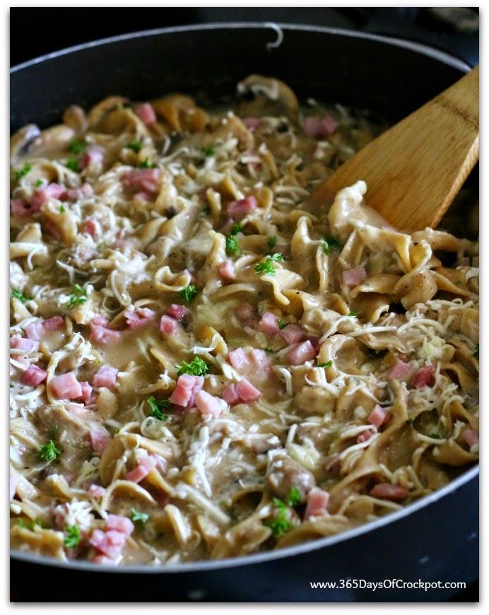 An easy 30 minute meal--Chicken Cordon Bleu Stroganoff. A one pot meal good for any night of the week.