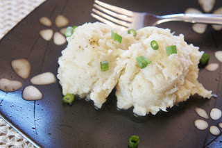 Garlic Cauliflower Mashed Potatoes (slow cooker)