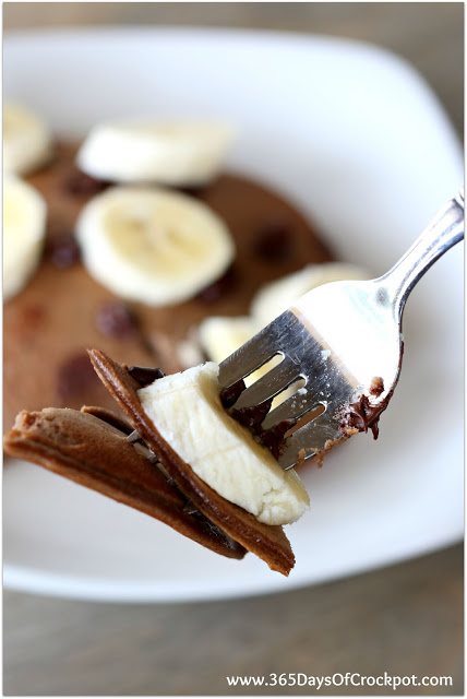 Healthy Whole Wheat Chocolate Banana Protein Pancakes--so easy and so good