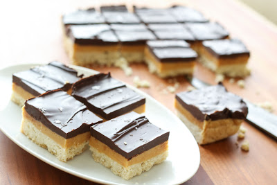 Millionaire Bars {traditional and gluten free recipes} like a Twix bar, only better!