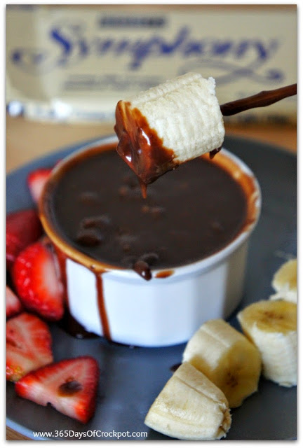 CrockPot Symphony Bar Fondue (2 ingredients to heaven in your mouth) #dessert #chocolate