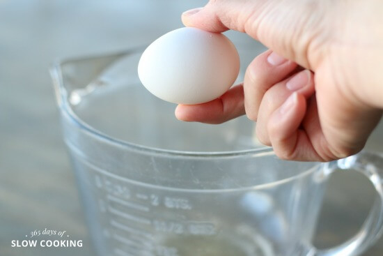 how to separate egg white from egg yolk