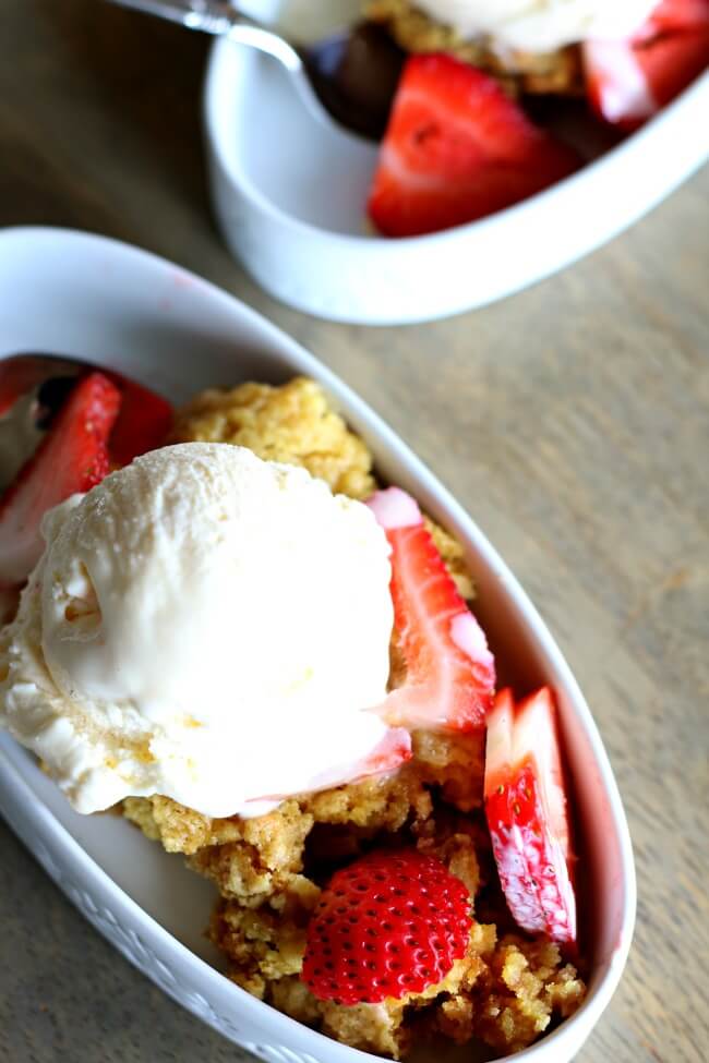 easy 4 ingredient strawberry rhubarb cobbler with vanilla ice cream