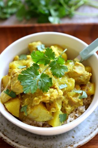 Slow Cooker Yellow Chicken Curry