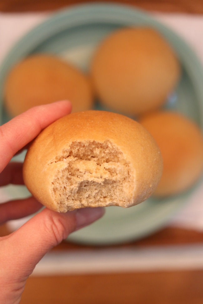 100% Whole Wheat Dinner Rolls--fluffy dinner rolls that are made with whole wheat flour. The perfect sidekick to a bowl of soup.