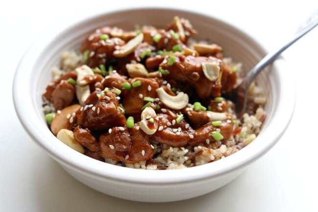 Instant Pot Cashew Chicken--this cashew chicken is just as good as your favorite Chinese restaurant.  It’s super easy and flavorful and it’s all made in the comfort of your own kitchen. The instant pot speeds up the process and helps get dinner on the table in minutes.