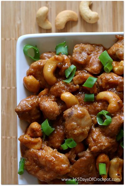 Slow Cooker Cashew Chicken--This crockpot cashew chicken is just as good as your favorite Chinese restaurant.  It’s super easy and flavorful and it’s all made in the comfort of your own kitchen