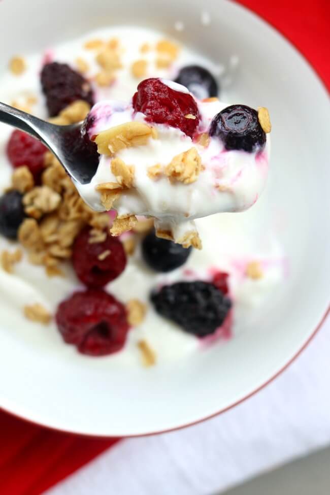 Instant Pot Greek Yogurt--thick and creamy, this yogurt can be made at your own house in your Instant Pot...it's like magic! You only need a gallon of milk and 2 tablespoons of yogurt to make this recipe. 