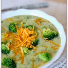 Instant Pot Skinny Broccoli Cheddar Soup