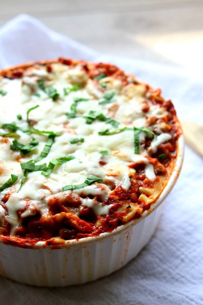 Instant Pot Lasagna--a super easy and totally delicious recipe for lasagna with Italian sausage, spinach, mushrooms and 3 types of cheeses.  