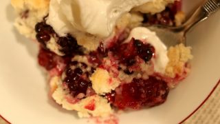 Blackberry Dump Cake | Cooking Mamas
