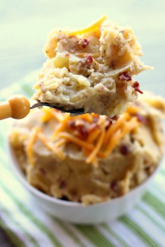 Slow Cooker Cheddar Bacon Mashed Potatoes