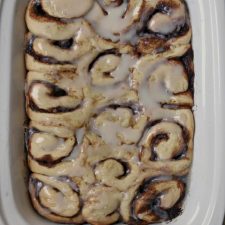 Slow Cooker Cinnamon Rolls