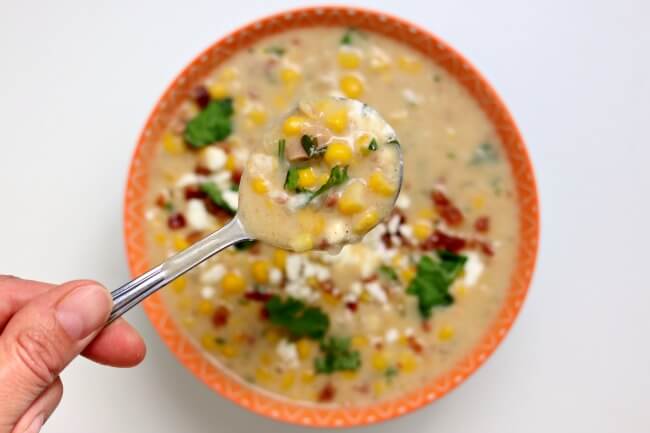 Instant Pot Mexican Street Corn Soup--all the flavors of Mexican street corn in the form of soup! Seriously delicious corn soup that you can eat even in the summer. 