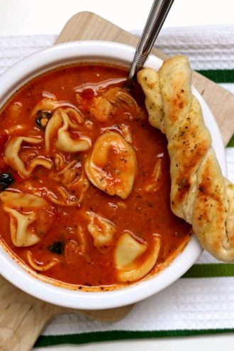 Slow Cooker Tuscan Tortellini Soup