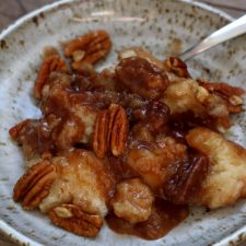 Instant Pot Praline Pecan Cobbler