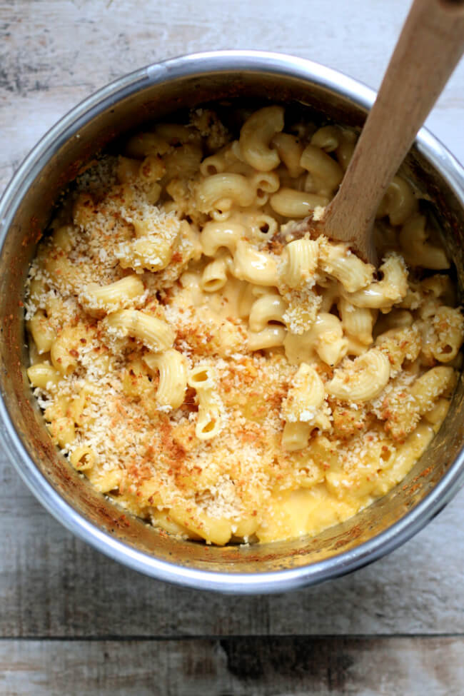 Instant Pot 3-Cheese Macaroni and Cheese–creamy, cheese mac and cheese with toasted panko breadcrumbs on top. 