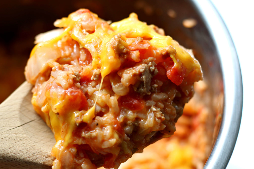 Instant Pot Cabbage Roll Casserole--a super easy and fast way to have the flavors of cabbage rolls for dinner tonight. 