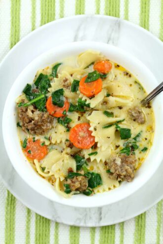 Slow Cooker Italian Sausage and Spinach Soup
