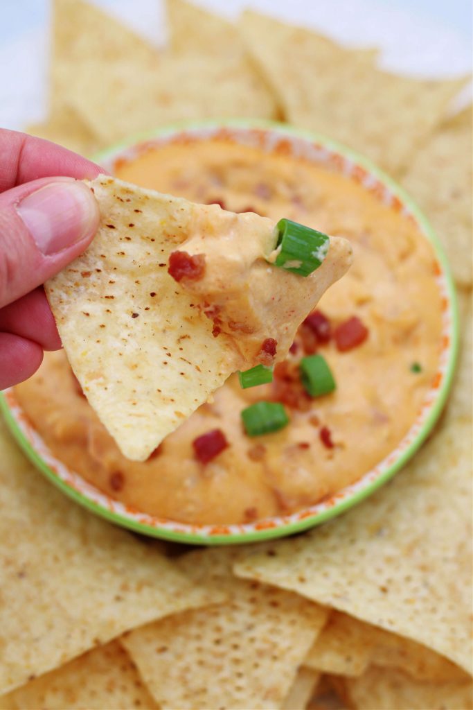 razorbacks cheese dip with tortilla chips