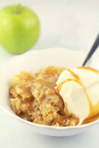 Instant Pot Salted Caramel Apple Crumble
