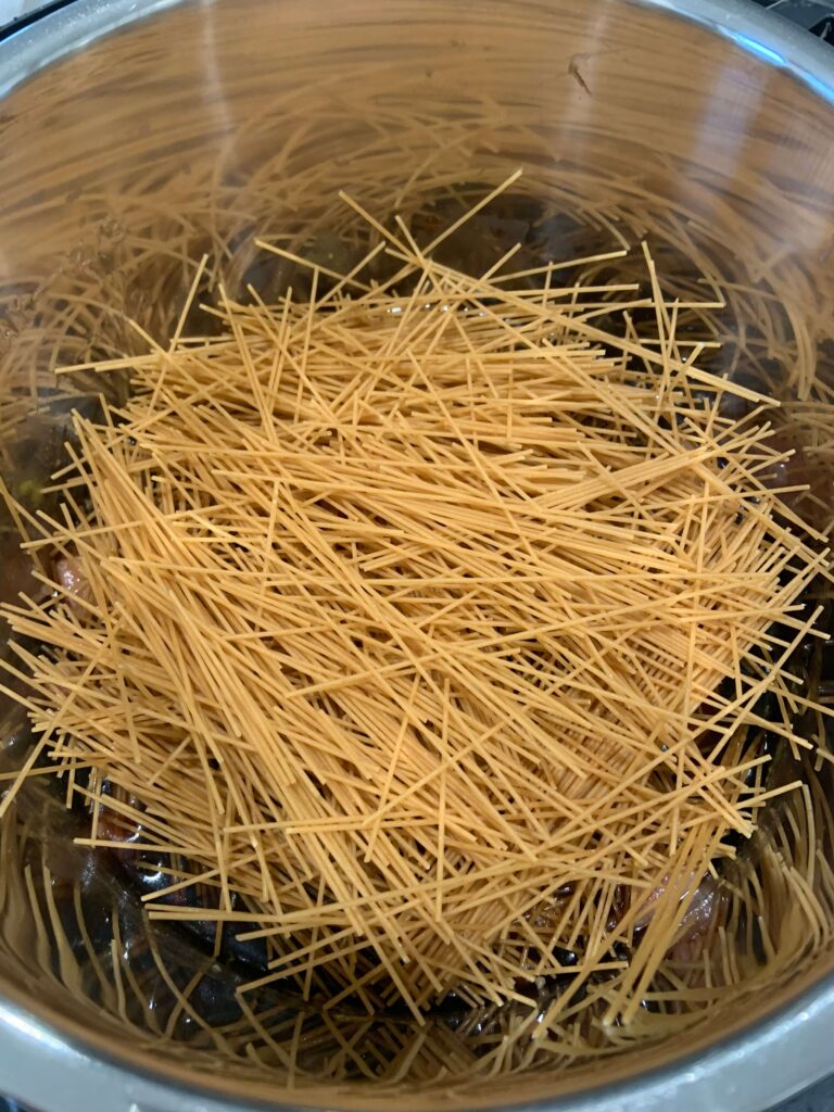 how to lay spaghetti in instant pot