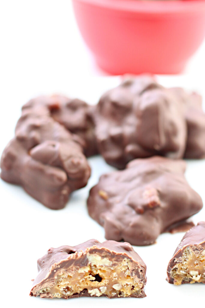 chocolate covered caramel pecan clusters 