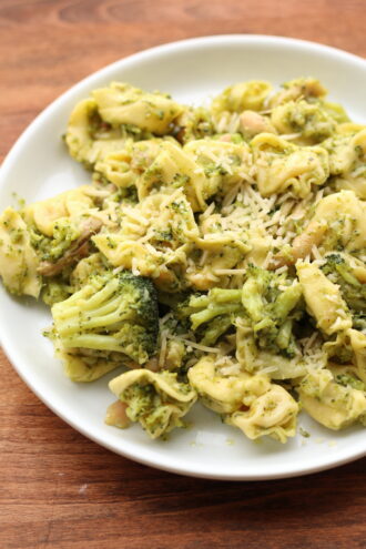 Instant Pot 5-Ingredient Broccoli Pesto Tortellini
