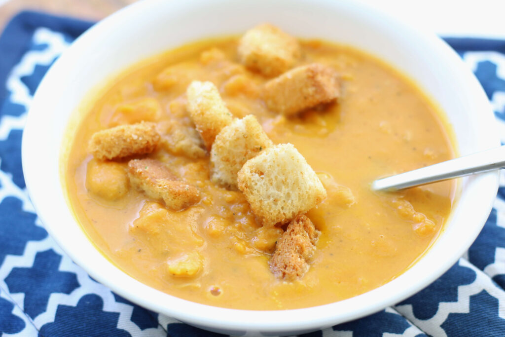 Instant Pot Creamy Pumpkin Curry Soup