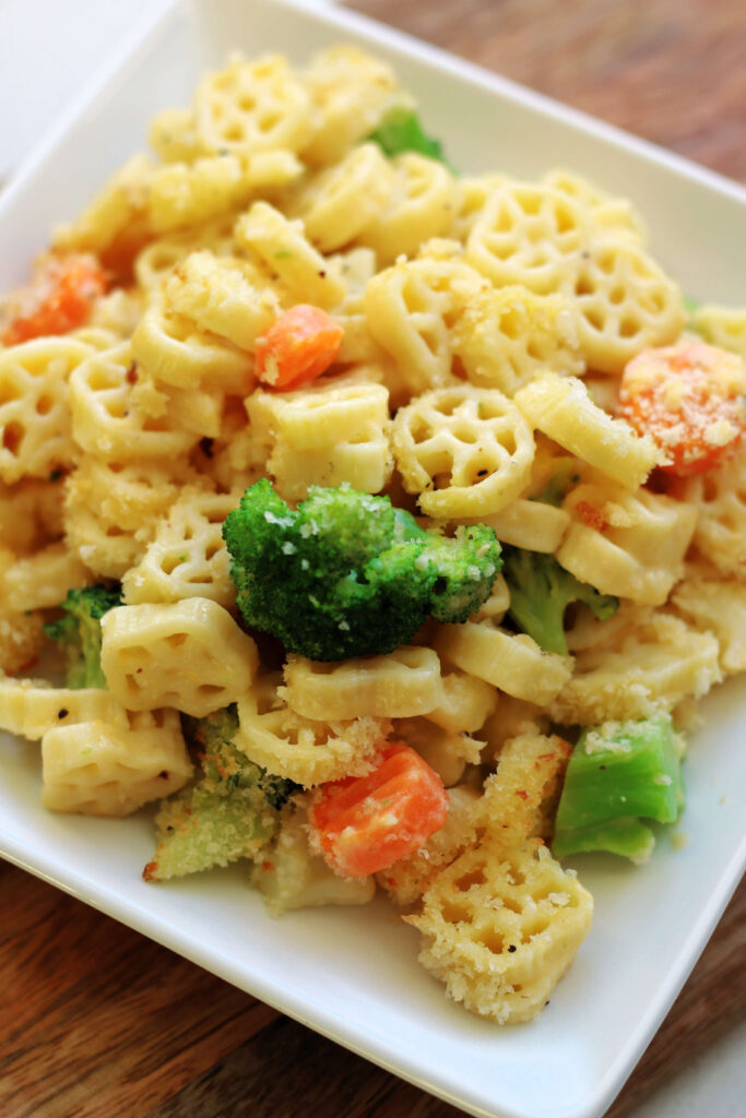Instant Pot wagon wheel pasta and cheese with vegetables