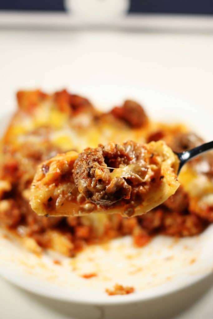 Slow Cooker Garlic Parmesan Bacon Cheeseburger Lasagna