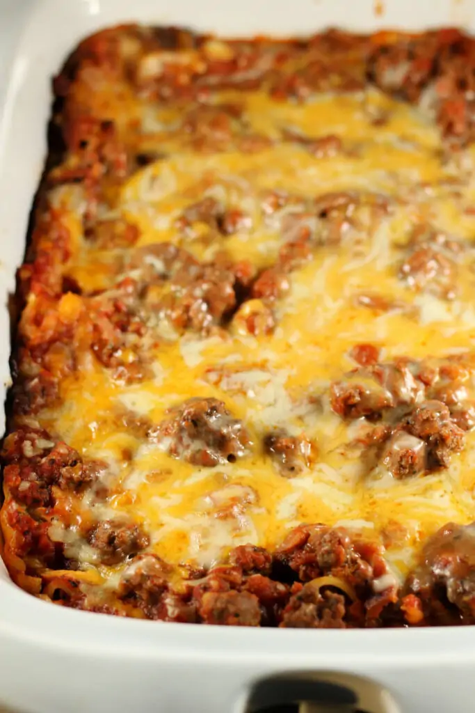 Slow Cooker Garlic Parmesan Bacon Cheeseburger Lasagna