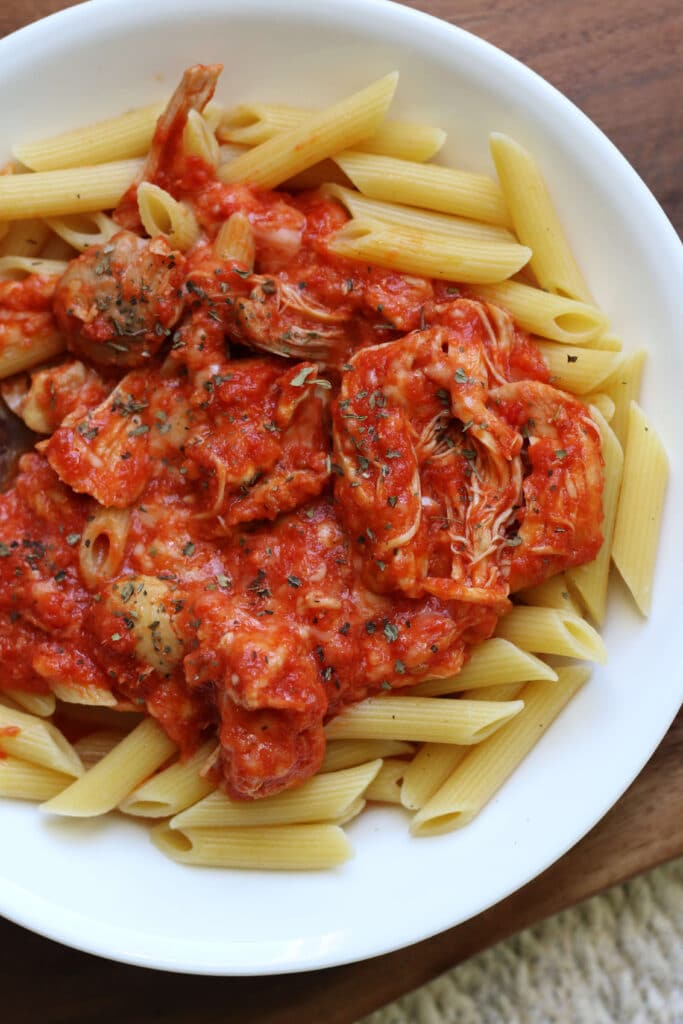 Crockpot Garlic Tomato Chicken