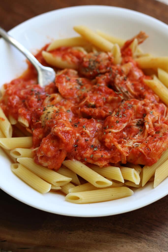 Crockpot Garlic Tomato Chicken