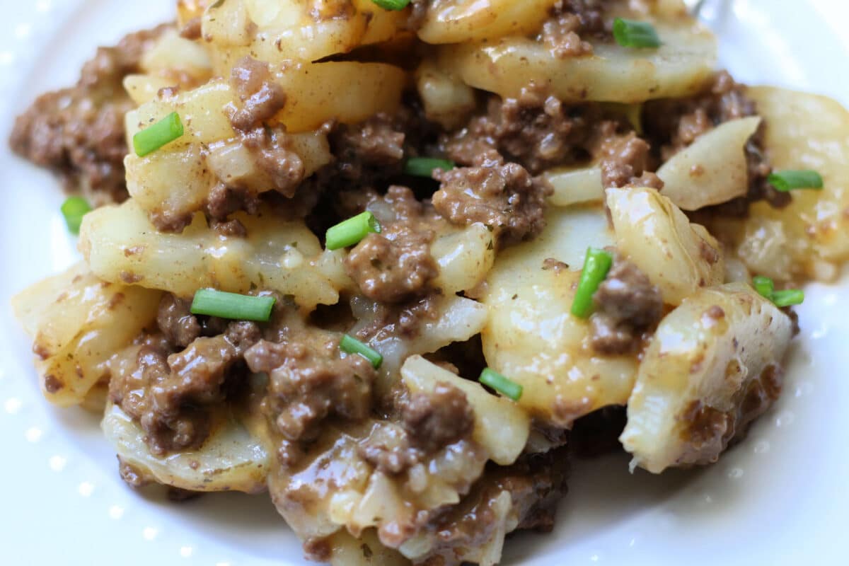 4-Ingredient Hamburger Casserole